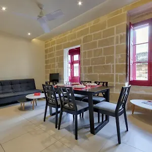 vallettastay-lucky-star-two-bedroom-apartment-203.hotelssaintjulians.com/